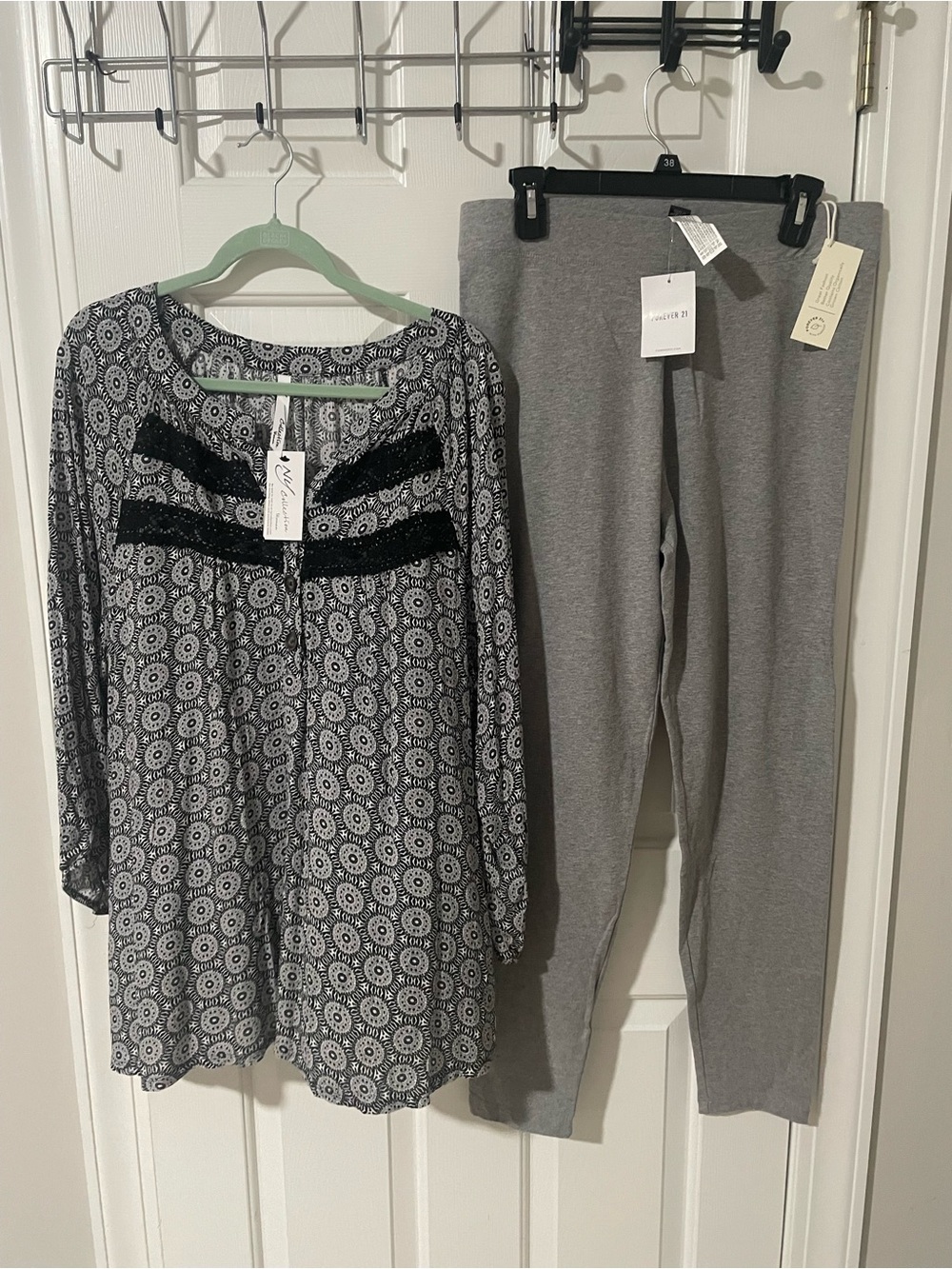 Women's Grey Printed Long-Sleeve tunic top Set with Lace Trim gray nwt leggings
